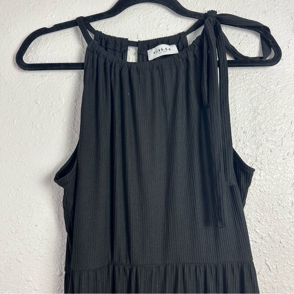 GILLI Elegant Black Sleeveless Dress - Picture 2 of 9